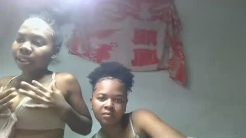 Snapshot of ornellahhh chatting on October 9, 2025, 10:19 pm ornellahhh online show from October 9, 2025, 10:19 pm