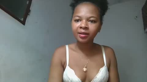 Snapshot of ornellahhh chatting on October 12, 2025, 1:37 am ornellahhh online show from October 12, 2025, 1:37 am