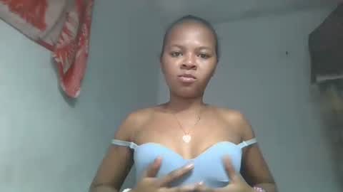 Snapshot of ornellahhh chatting on October 22, 2025, 6:57 am ornellahhh online show from October 22, 2025, 6:57 am