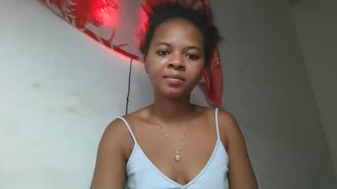 Snapshot of ornellahhh chatting on October 26, 2025, 10:32 am ornellahhh online show from October 26, 2025, 10:32 am