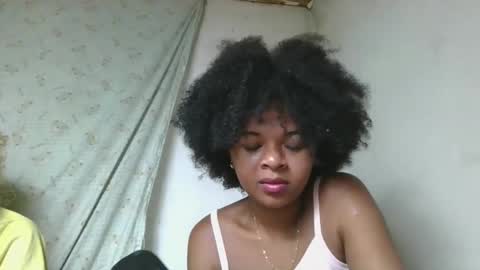 ornellahhh online show from December 22, 2025, 6:43 am