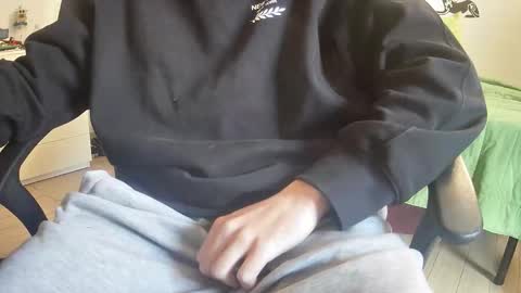 Oroborus online show from November 6, 2025, 1:56 pm