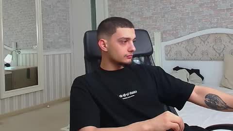 OscarGriffin online show from February 4, 2025, 8:24 am