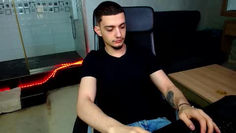 OscarGriffin online show from March 3, 2025, 8:38 am