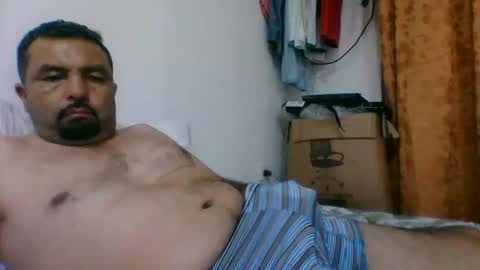 oscarjhe3512 online show from February 2, 2026, 2:10 am