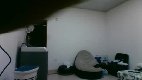 oscarjhe3512 online show from February 3, 2026, 12:53 am