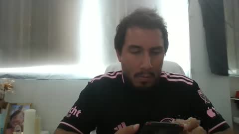 oscaryn_martell online show from November 9, 2025, 7:01 pm