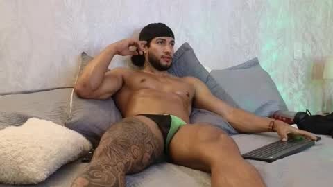 osher_cox online show from November 2, 2025, 4:59 am