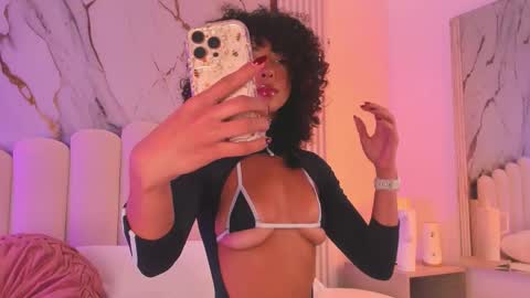 Oshun  online show from November 22, 2025, 12:15 pm