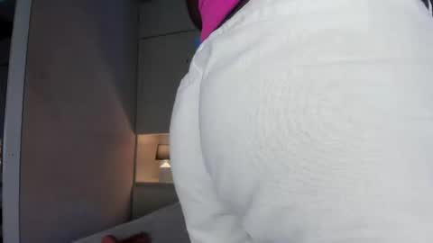 Snapshot of oshun_444 chatting on May 11, 2026, 12:11 pm oshun_444 online show from May 11, 2026, 12:11 pm