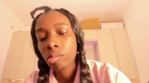 oshun_444 online show from June 23, 2026, 12:03 pm