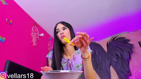 Snapshot of osiris_doll chatting on January 12, 2025, 12:49 am vella online show from January 12, 2025, 12:49 am