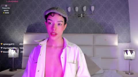 Osirismansour online show from February 17, 2025, 1:36 am