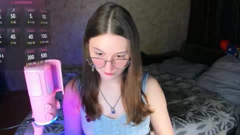 Snapshot of oskar_fucker chatting on September 17, 2025, 11:17 pm Leliana online show from September 17, 2025, 11:17 pm