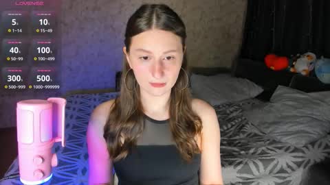 Snapshot of oskar_fucker chatting on September 23, 2025, 12:08 pm Leliana online show from September 23, 2025, 12:08 pm