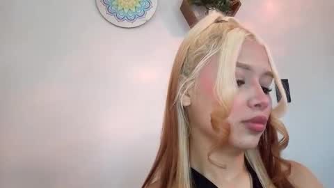 Paulina online show from September 14, 2025, 8:08 pm