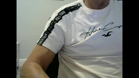 Ossi online show from February 9, 2025, 8:13 pm