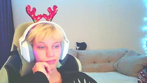 Ostin online show from December 11, 2024, 1:17 pm