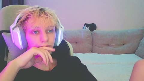 Ostin online show from December 28, 2024, 2:21 pm