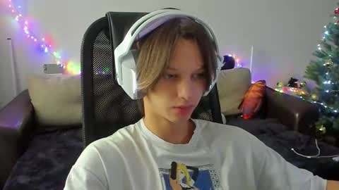 Ostin online show from December 2, 2025, 8:30 am