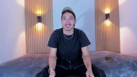 Otto Andrew online show from May 10, 2026, 3:23 am