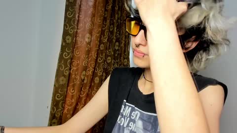 Snapshot of ottoyan_ chatting on December 12, 2024, 6:10 pm Otto 3 online show from December 12, 2024, 6:10 pm