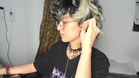 Snapshot of ottoyan_ chatting on December 18, 2024, 12:54 am Otto 3 online show from December 18, 2024, 12:54 am