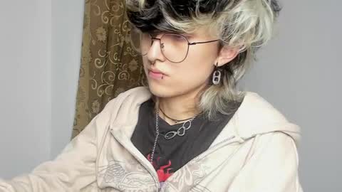 Snapshot of ottoyan_ chatting on January 18, 2025, 2:25 am Otto 3 online show from January 18, 2025, 2:25 am