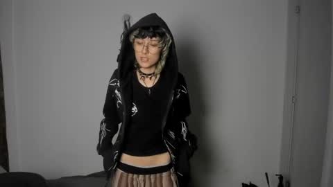Snapshot of ottoyan_ chatting on February 17, 2025, 12:43 am Otto 3 online show from February 17, 2025, 12:43 am