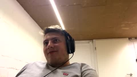 outflayd online show from October 20, 2025, 10:10 pm