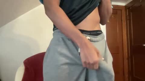 Snapshot of outofhisleague_ chatting on October 5, 2025, 3:21 pm outofhisleague_ online show from October 5, 2025, 3:21 pm