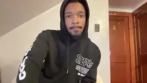 Snapshot of outofhisleague_ chatting on November 14, 2025, 6:39 pm outofhisleague_ online show from November 14, 2025, 6:39 pm