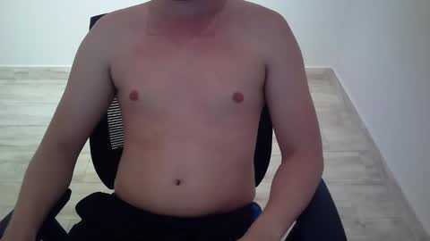 Snapshot of outroemail1807 chatting on March 23, 2026, 10:14 pm outroemail1807 online show from March 23, 2026, 10:14 pm