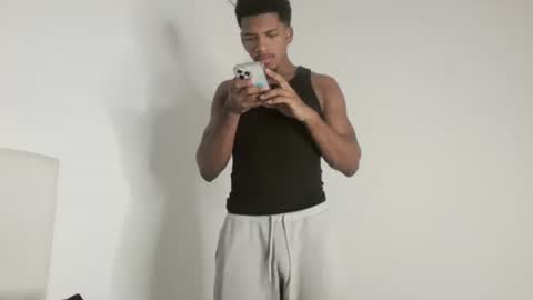 Owen online show from December 17, 2025, 11:00 pm