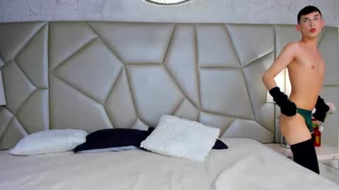 owen_stone1 online show from August 5, 2026, 12:24 am
