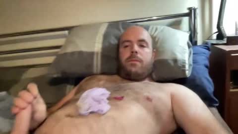 Owen2022 online show from November 15, 2025, 7:27 am