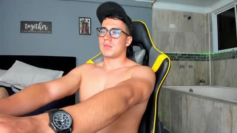 Owen online show from January 8, 2025, 1:32 am