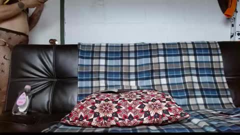 Jeannifer online show from September 21, 2025, 8:43 pm