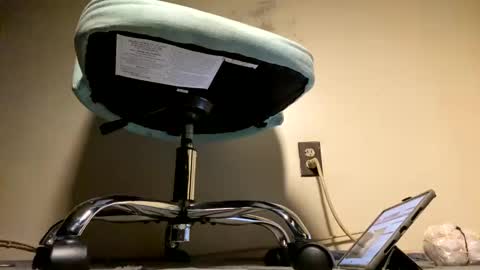 Snapshot of oyeblancki chatting on January 3, 2025, 10:31 am CoCreatorBlancki online show from January 3, 2025, 10:31 am
