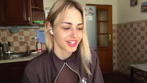 Eva online show from June 8, 2026, 5:52 am