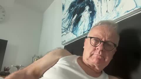 Snapshot of ozhairybearxxxx chatting on December 26, 2024, 10:41 pm ozhairybearxxxx online show from December 26, 2024, 10:41 pm