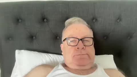 Snapshot of ozhairybearxxxx chatting on March 2, 2025, 12:31 am ozhairybearxxxx online show from March 2, 2025, 12:31 am