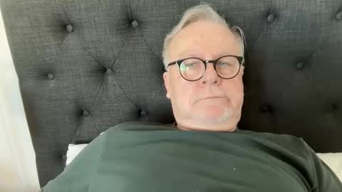 Snapshot of ozhairybearxxxx chatting on September 15, 2025, 4:12 am ozhairybearxxxx online show from September 15, 2025, 4:12 am