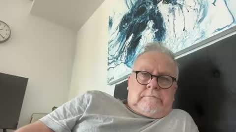 Snapshot of ozhairybearxxxx chatting on November 9, 2025, 2:21 am ozhairybearxxxx online show from November 9, 2025, 2:21 am