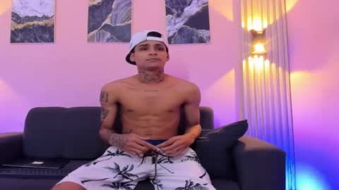 ozuna_hot_ online show from July 3, 2026, 11:49 am
