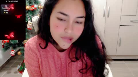 Snapshot of p_o_l_e_t_t chatting on December 18, 2024, 5:26 am Jane online show from December 18, 2024, 5:26 am