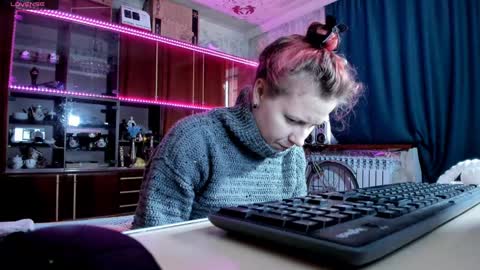 Ella online show from December 15, 2024, 8:19 am