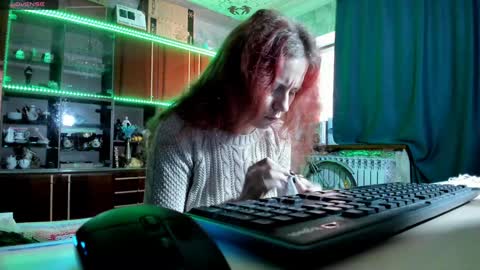 Ella online show from December 16, 2024, 6:43 am