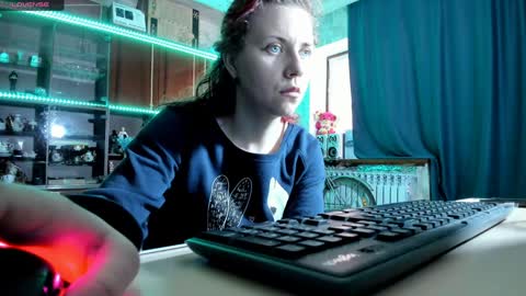 Ella online show from December 17, 2024, 6:45 am