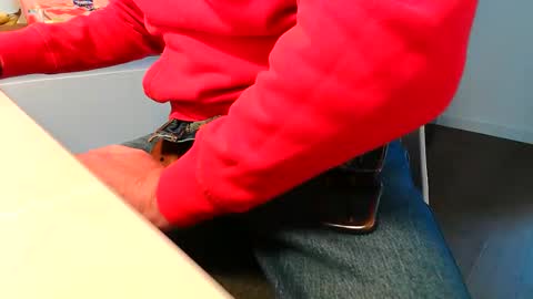 pablo19692017 online show from March 12, 2026, 9:48 am